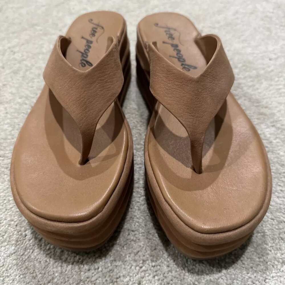 FREE PEOPLE Haven Thong Platform Sandals / Tan / Size 37